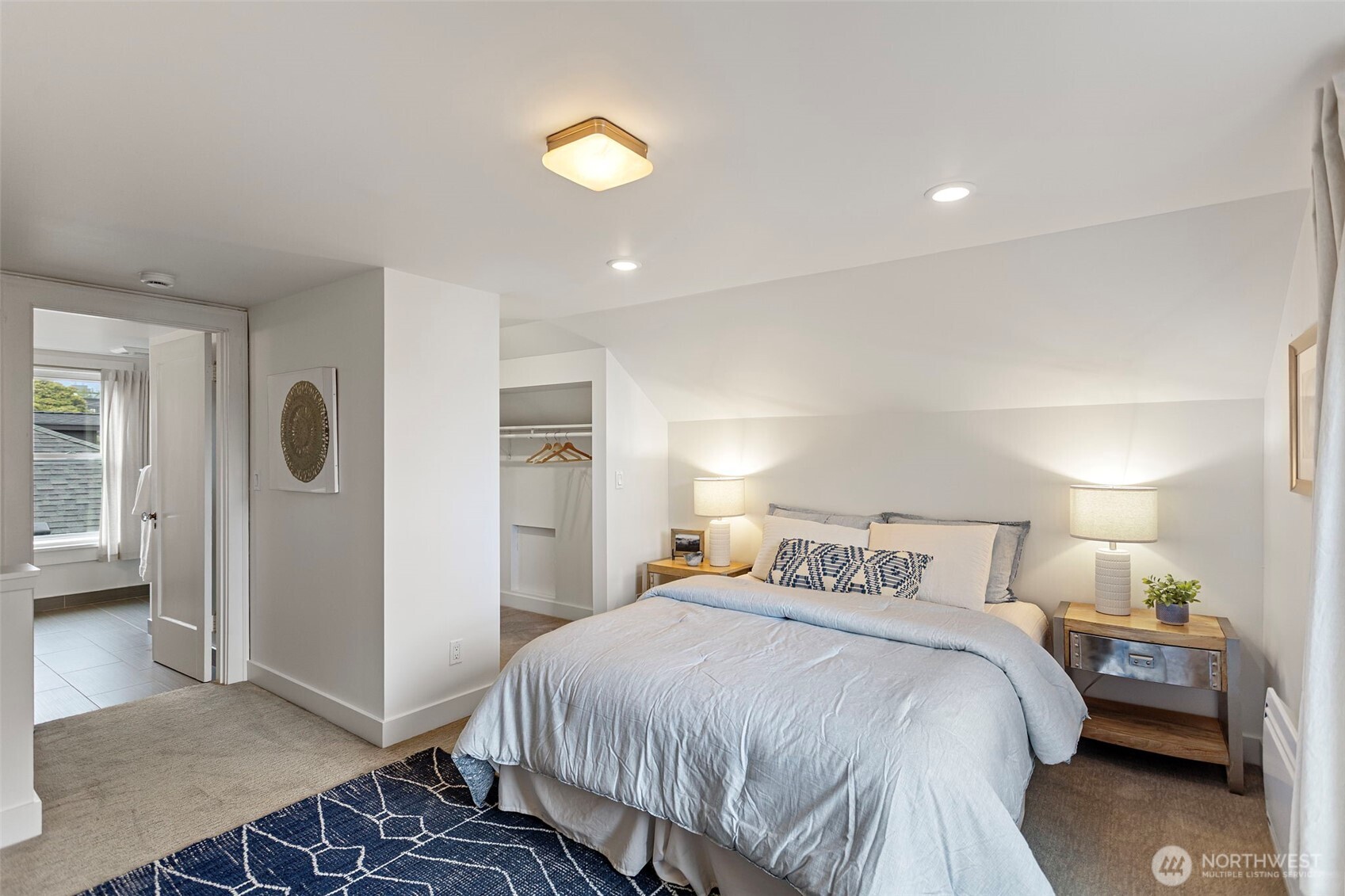 3917 Midvale Avenue North, Unit A Seattle, WA 98103 - Photo 22 of 37