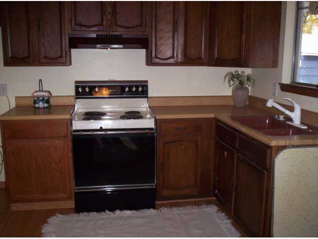 468 Smith Road Columbus, OH 43228 - Photo 3 of 18 Gallery Image 3