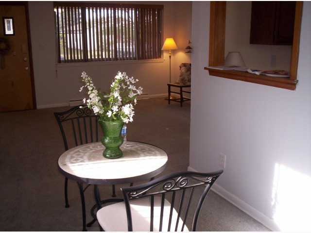 468 Smith Road Columbus, OH 43228 - Photo 5 of 18 Gallery Image 5