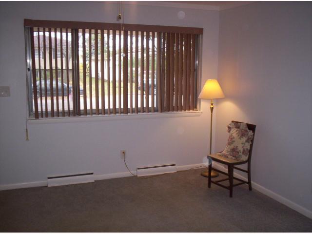 468 Smith Road Columbus, OH 43228 - Photo 6 of 18 Gallery Image 6