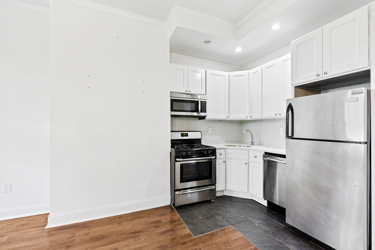 253 Bushwick Avenue, Unit 2R Brooklyn, NY 11206 - Photo 1 of 6