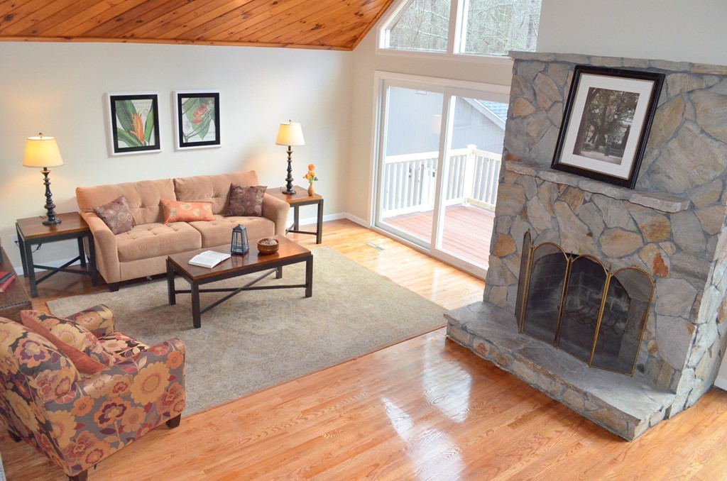 23 Dunham Road Freetown, MA 02702 - Photo 9 of 27 Gallery Image 9