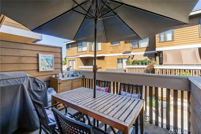 $767,800 | 8520 Lake Knoll Avenue, Unit B, Garden Grove, CA 92844