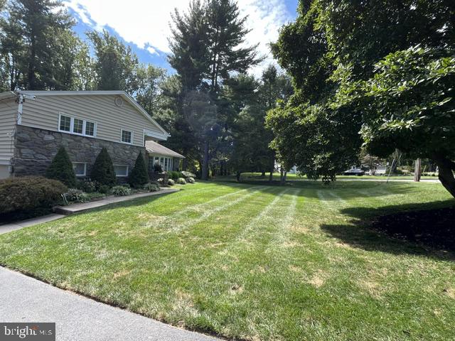 558 Sprague Road Penn Valley, PA 19072 - Photo 2 of 26 Exterior Big Front Yard