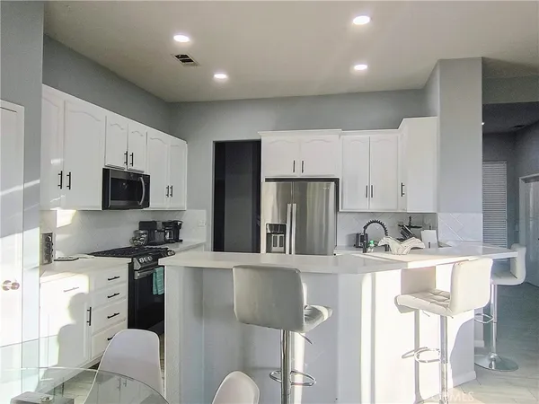 $3,000 | 13581 Mountain Top Drive, Desert Hot Springs, CA 92240