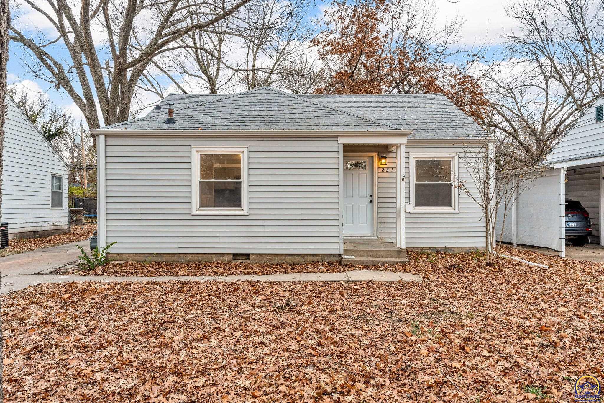2212 Southwest Plass Avenue Topeka, KS 66611 - Photo 2 of 29 Front of Home