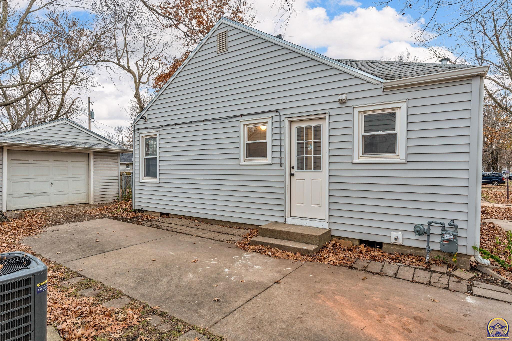 2212 Southwest Plass Avenue Topeka, KS 66611 - Photo 5 of 29 Side of Home Entry