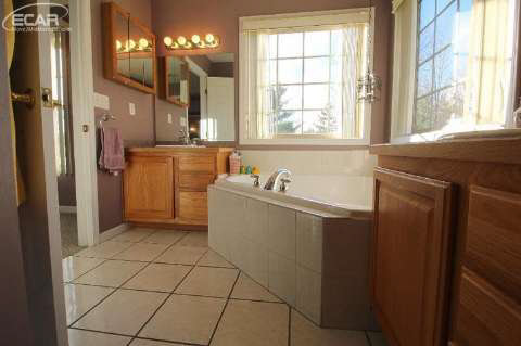 1015 North Gale Road Davison, MI 48423 - Photo 20 of 34 20452469-19.JPG