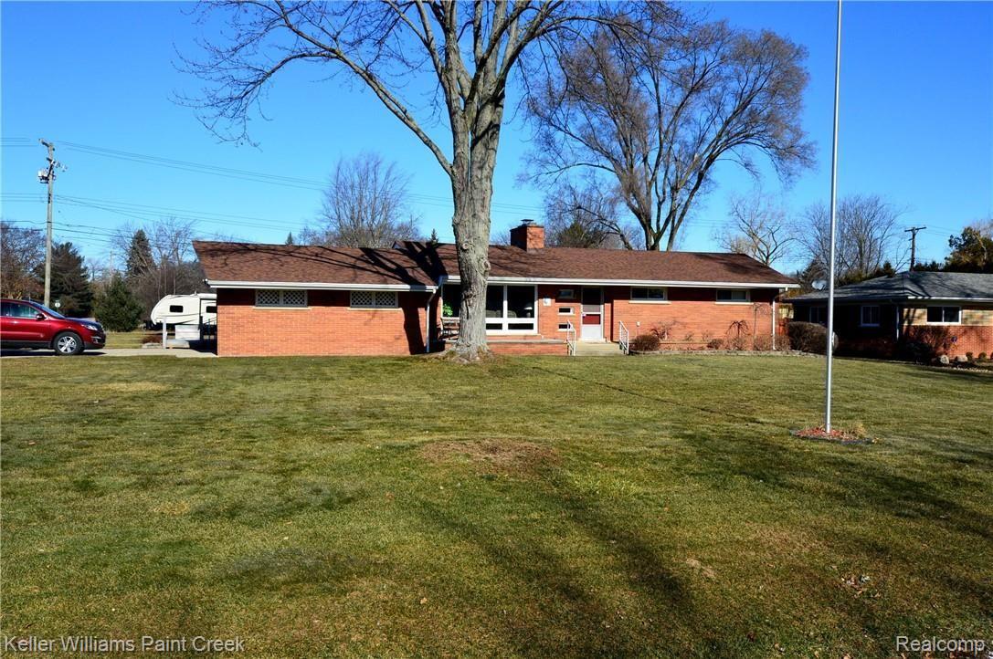263 Booth Road Troy, MI 48085 - Photo 66 of 67 DSC_1352.JPG