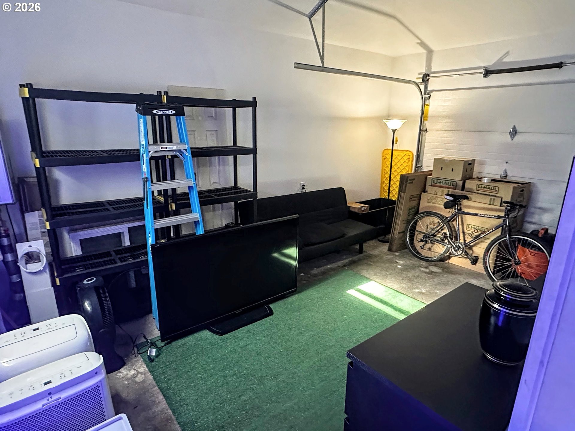 11818 Northeast Holladay Street Portland, OR 97230 - Photo 13 of 26 a view of workspace with lounge chair