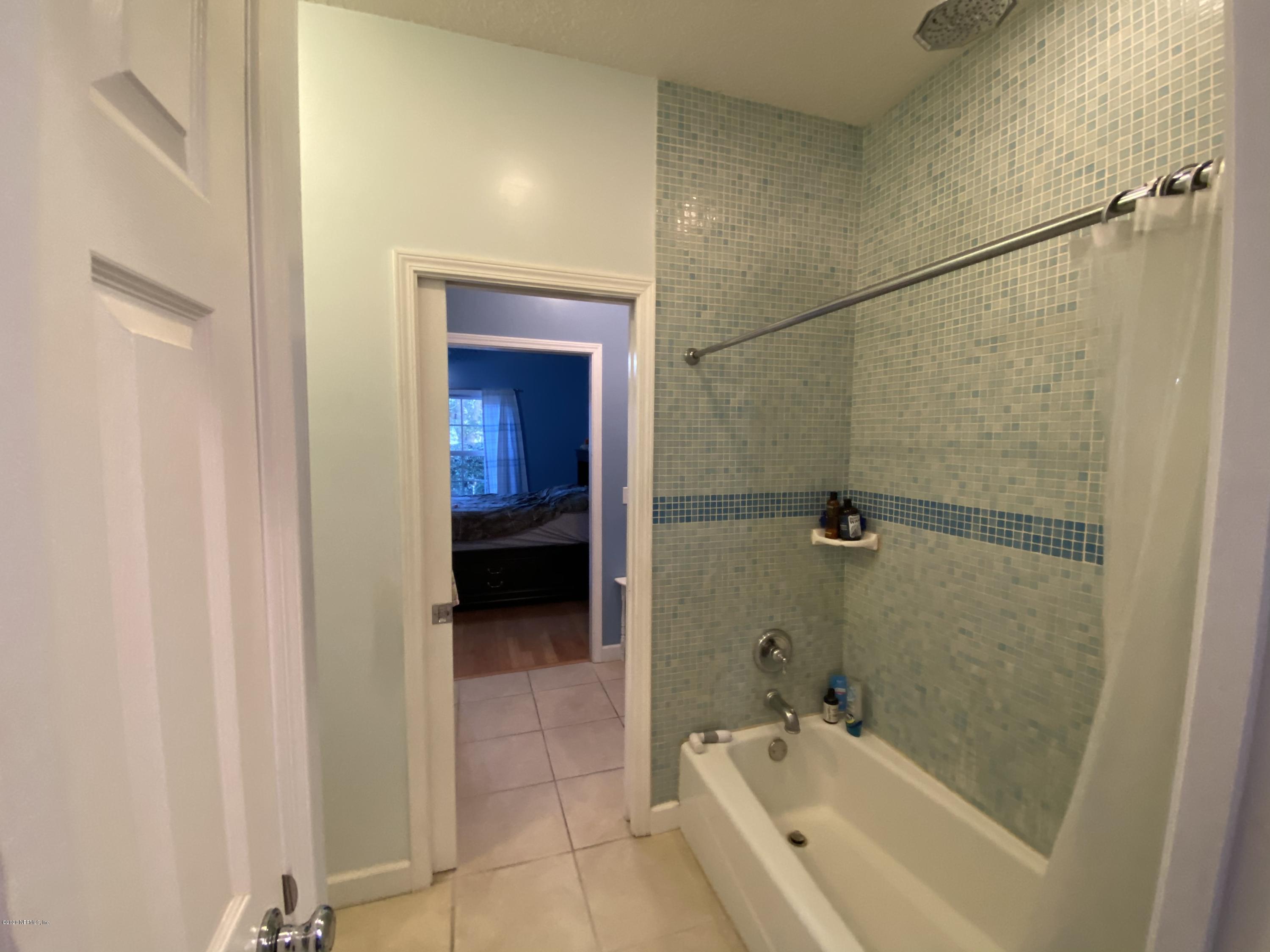 371283 Kings Ferry Road Hilliard, FL 32046 - Photo 12 of 35 Jack & Jill Bathroom