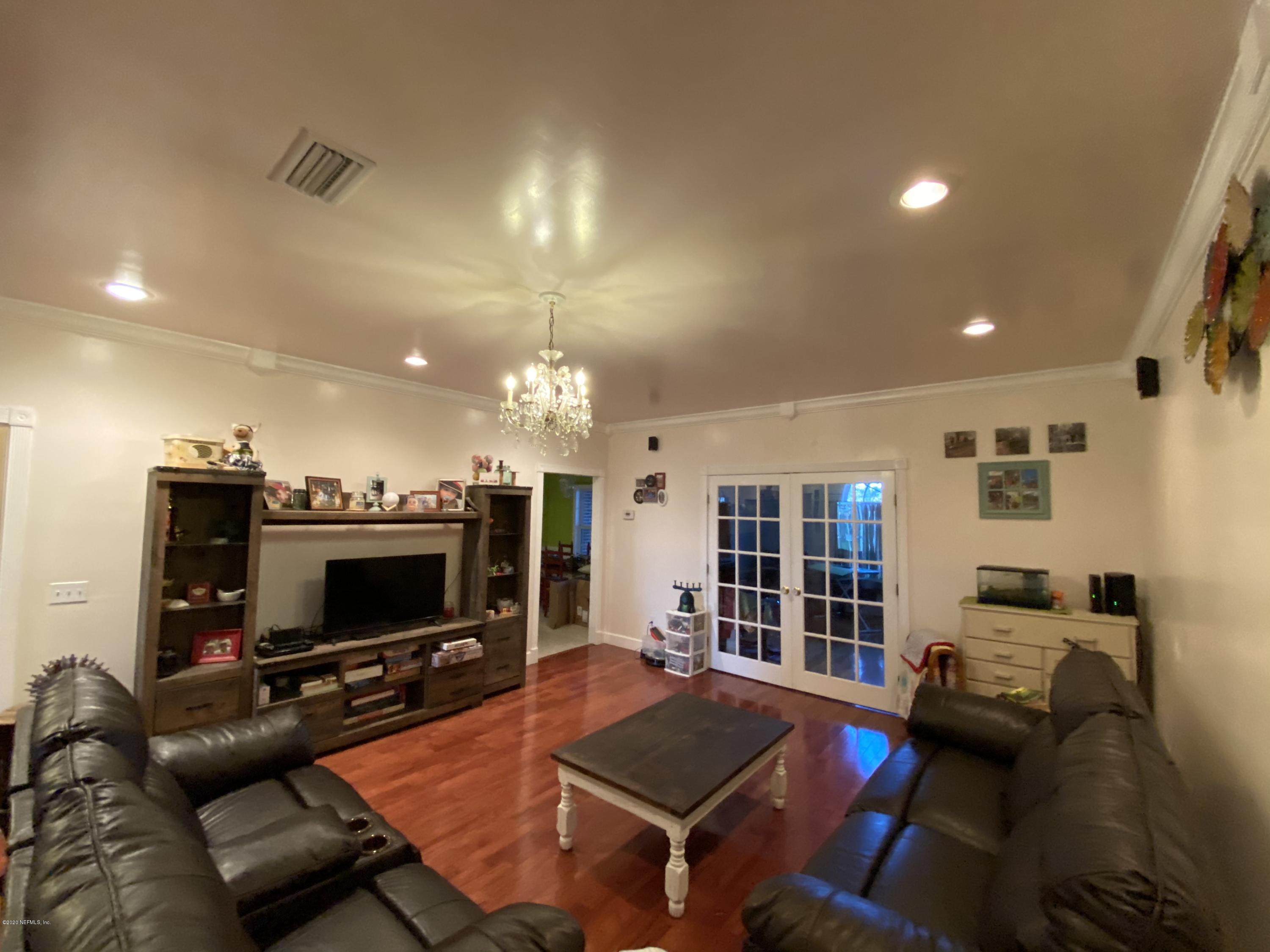371283 Kings Ferry Road Hilliard, FL 32046 - Photo 8 of 35 Living Room