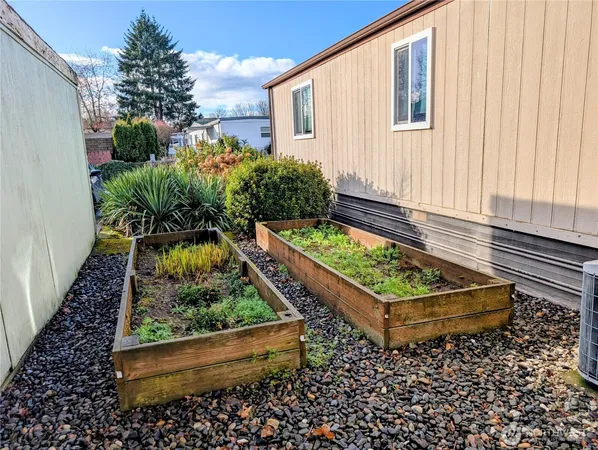 a view of house and outdoor space