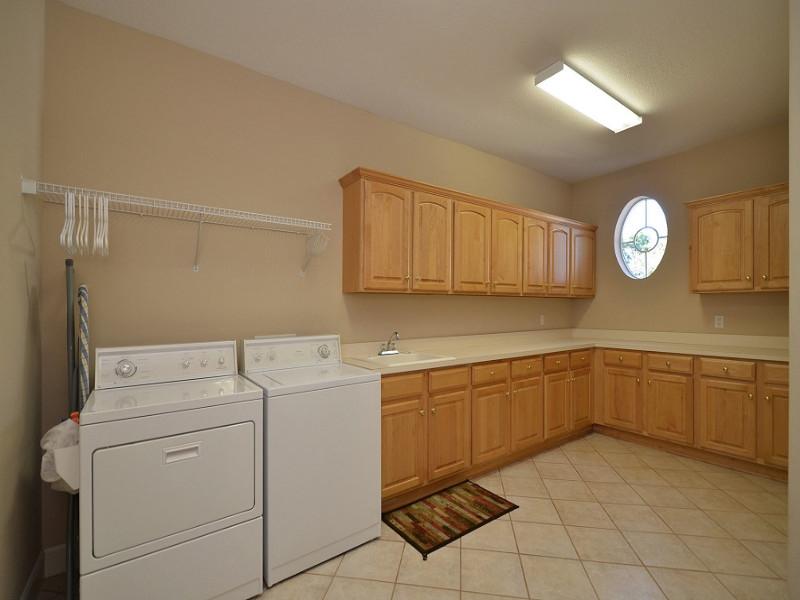 4398 Stonebridge Road Destin, FL 32541 - Photo 29 of 115 LAUNDRY ROOM