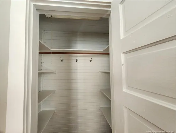 $1,000 | 205 West 9th Street, Lumberton, NC 28358