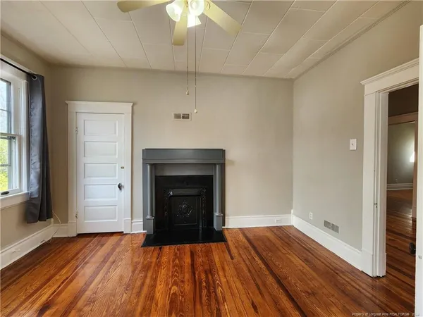 $1,000 | 205 West 9th Street, Lumberton, NC 28358