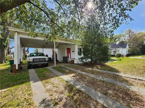 $1,000 | 205 West 9th Street, Lumberton, NC 28358