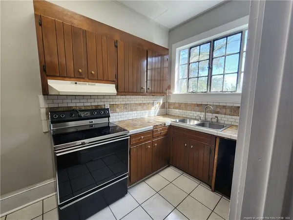 $1,000 | 205 West 9th Street, Lumberton, NC 28358