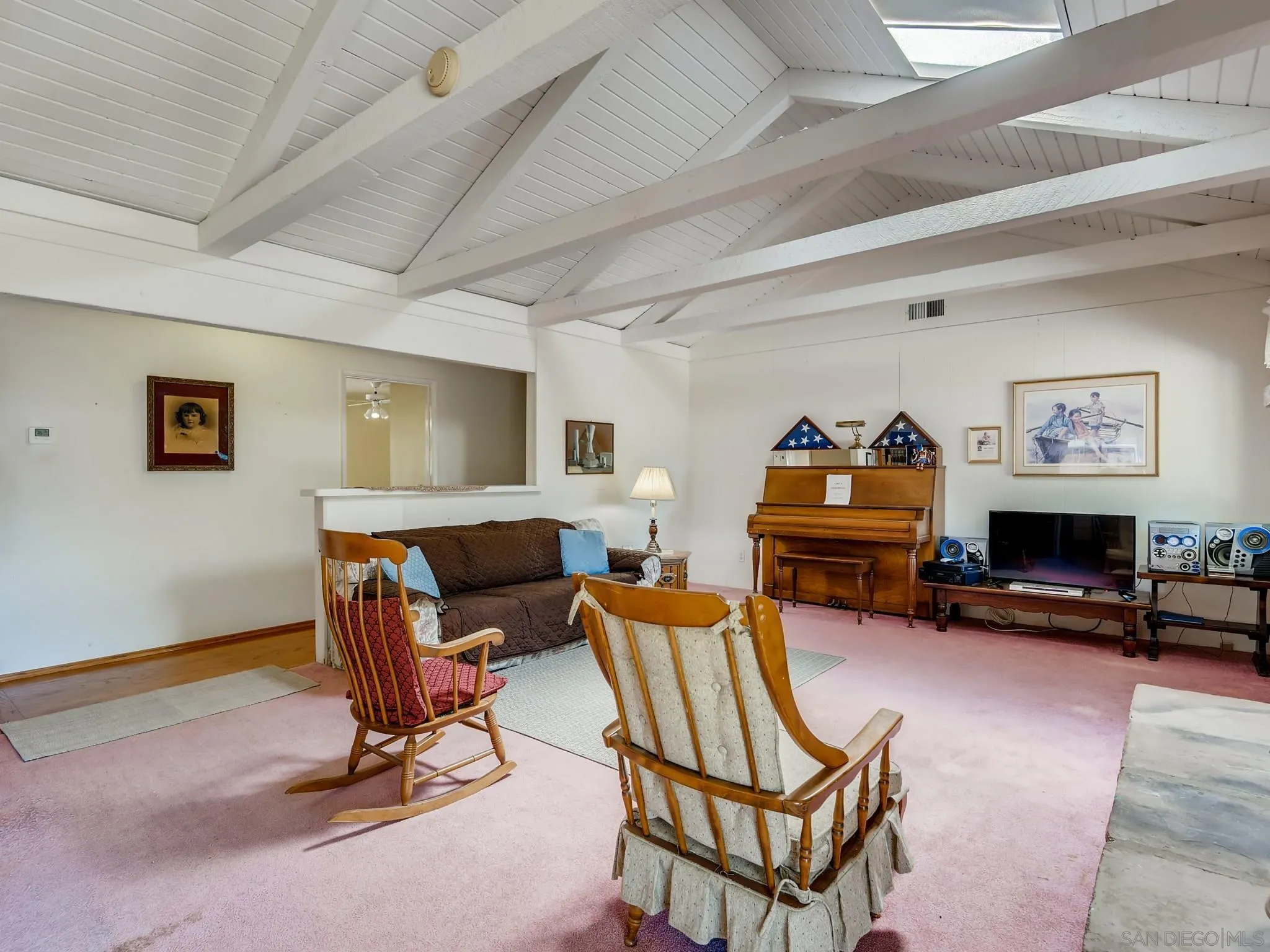 127 Ellis Lane Fallbrook, CA 92028 - Photo 6 of 27 Gallery Image 6