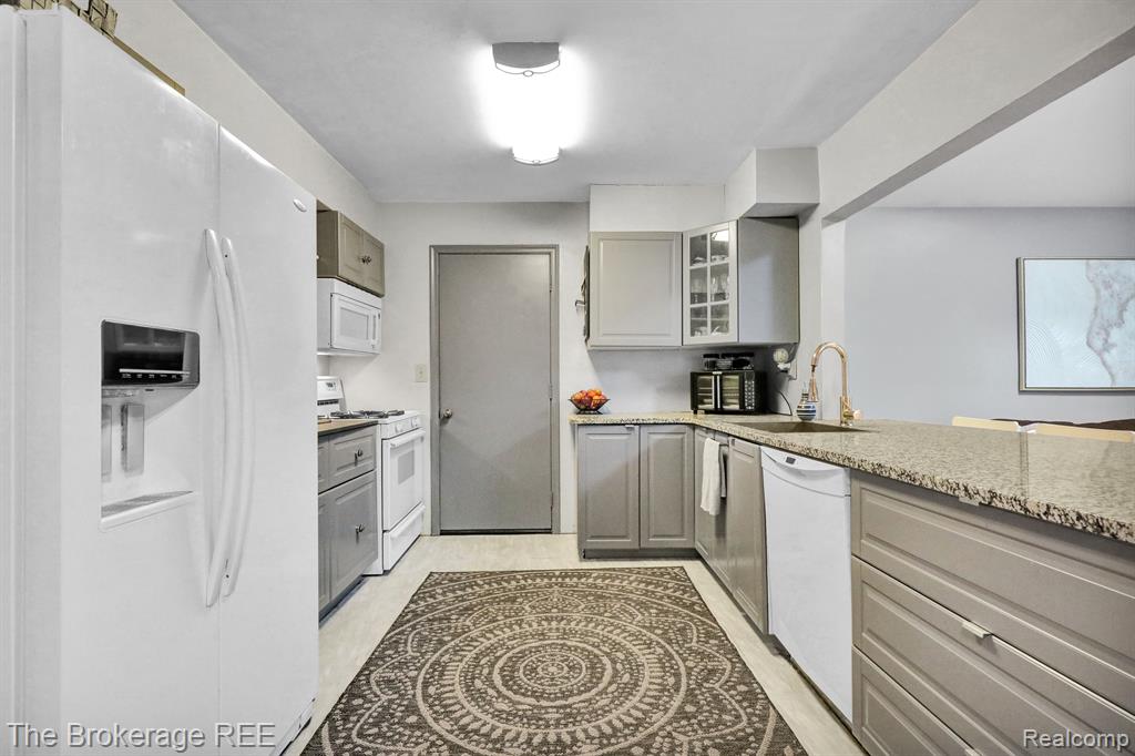4338 Crosby Road Flint, MI 48506 - Photo 7 of 23
