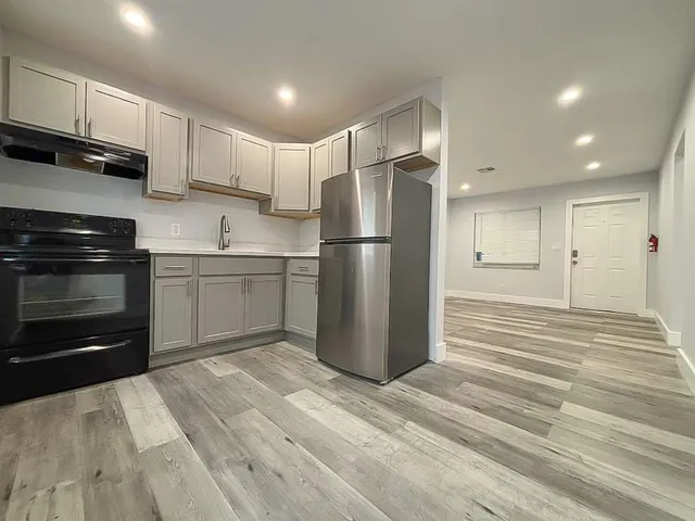 $1,900 | 2434 Sherman Street, Unit B, Hollywood, FL 33020