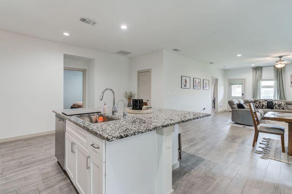 2901 134th Street Lubbock, TX 79423 - Photo 10 of 29 kitchen9