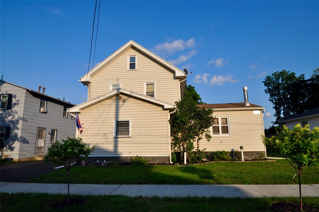 82 Alpha Street Rochester, NY 14612 - Photo 2 of 35