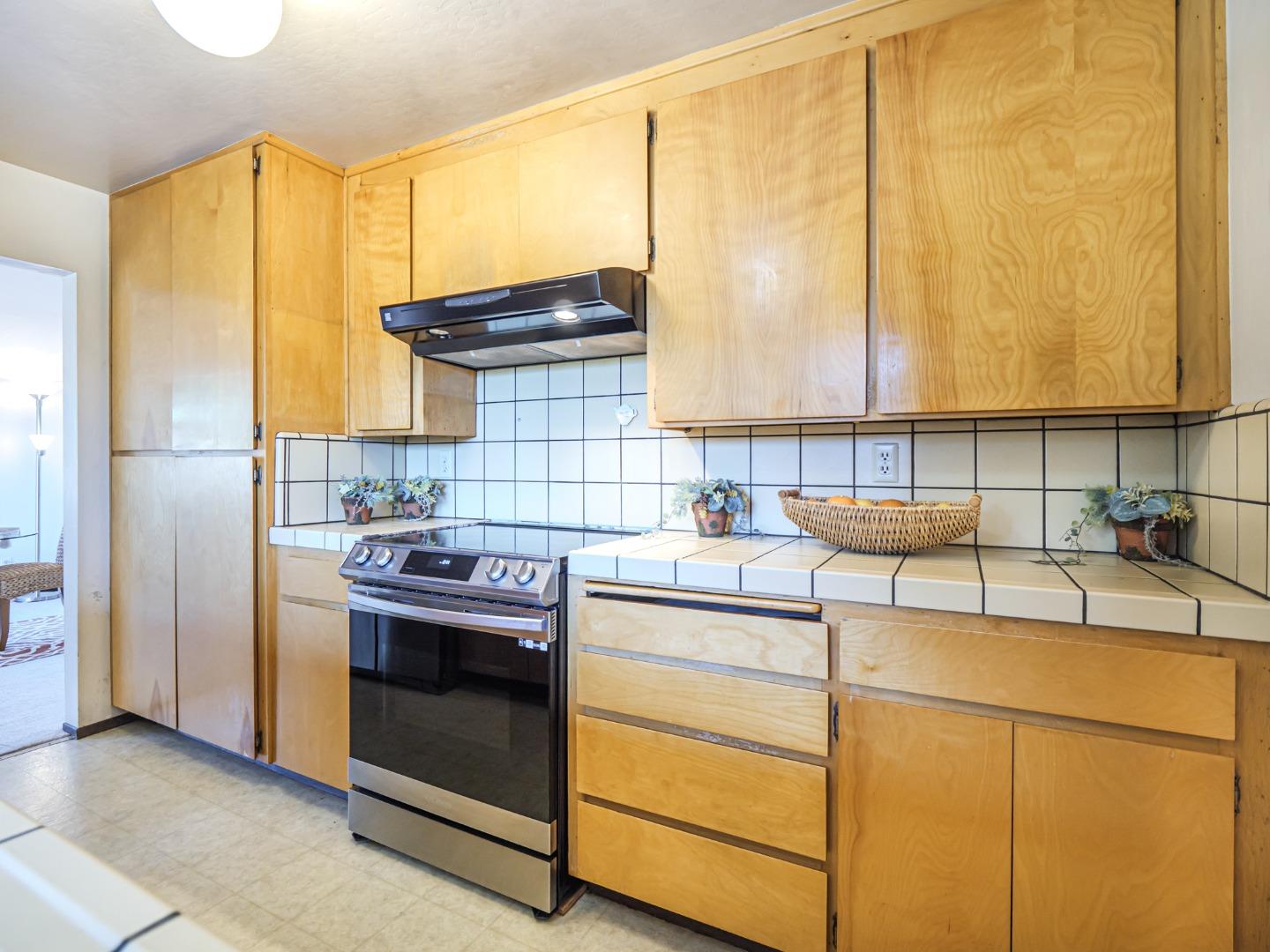 2759 Valencia Road Aptos, CA 95003 - Photo 12 of 56 Gallery Image 12