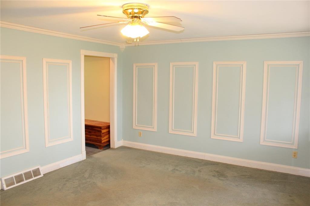 958 Leesburg Station Road Volant, PA 16156 - Photo 11 of 17 Living Room