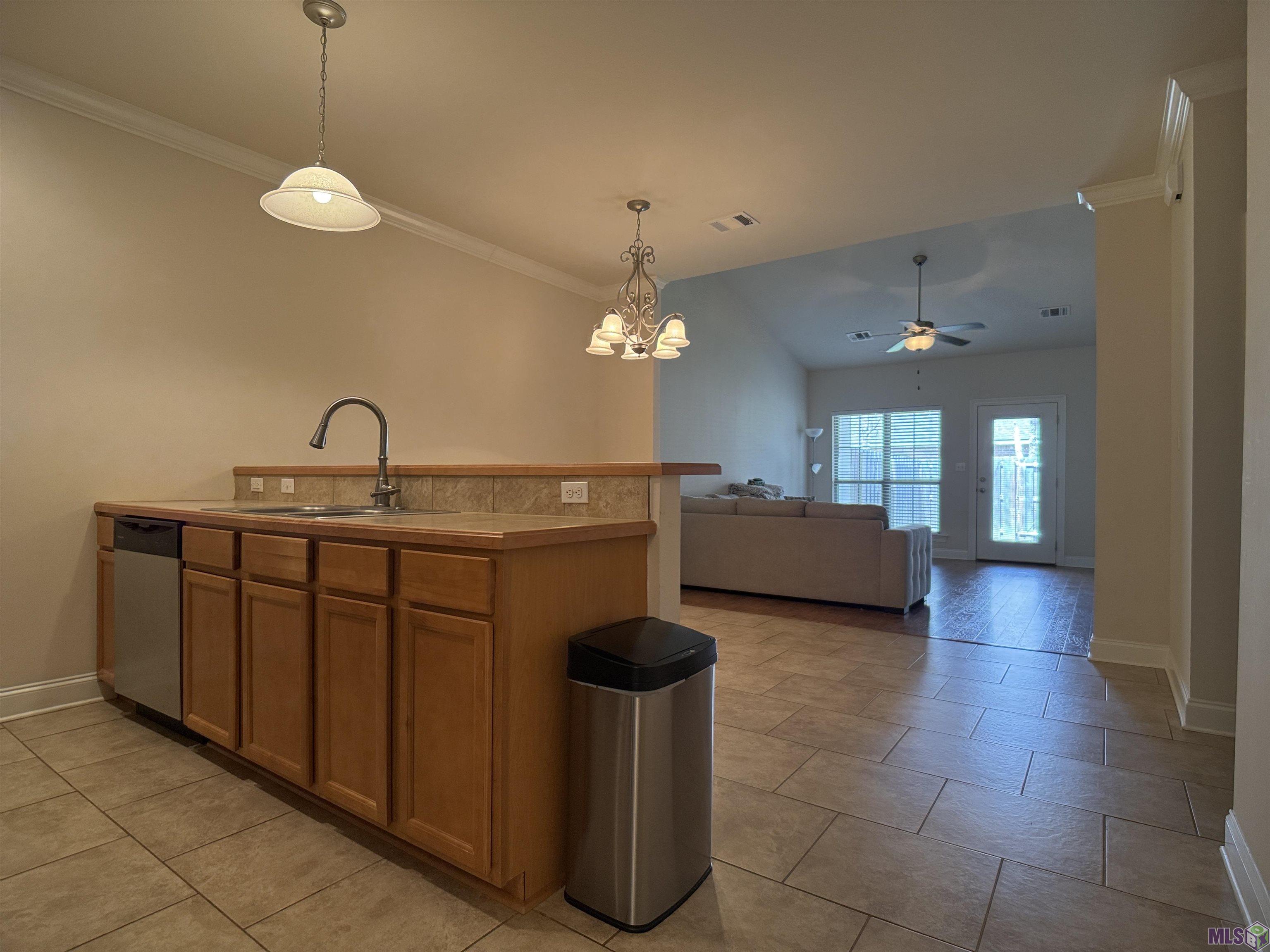 11427 Cottagecreek Road, Unit 43 Baton Rouge, LA 70816 - Photo 3 of 17