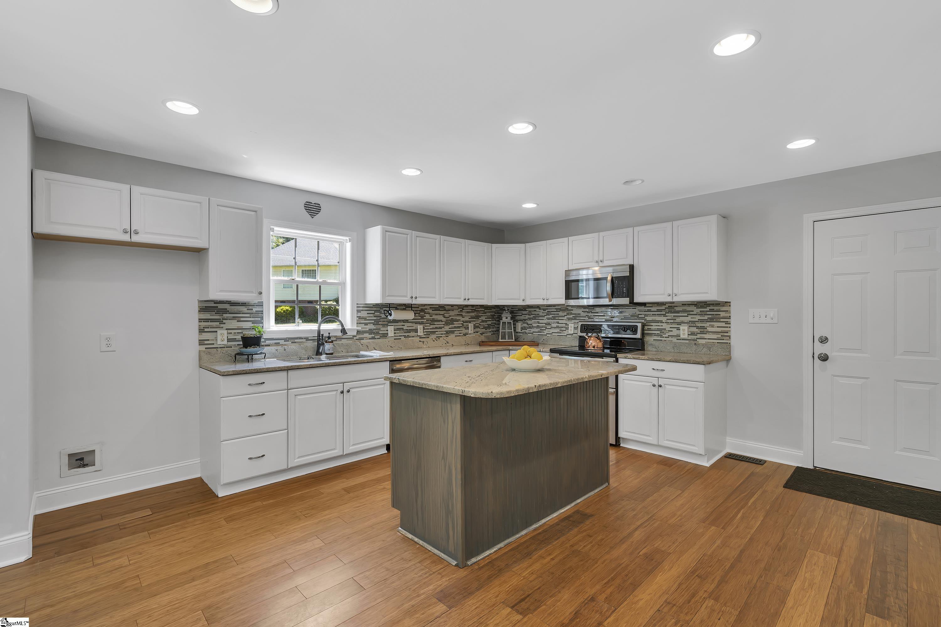 427 Lightwood Farm Road Woodruff, SC 29388 - Photo 6 of 36 Gallery Image 6