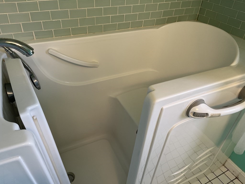111 Pearse Road Swansea, MA 02777 - Photo 36 of 42 Gallery Image 36