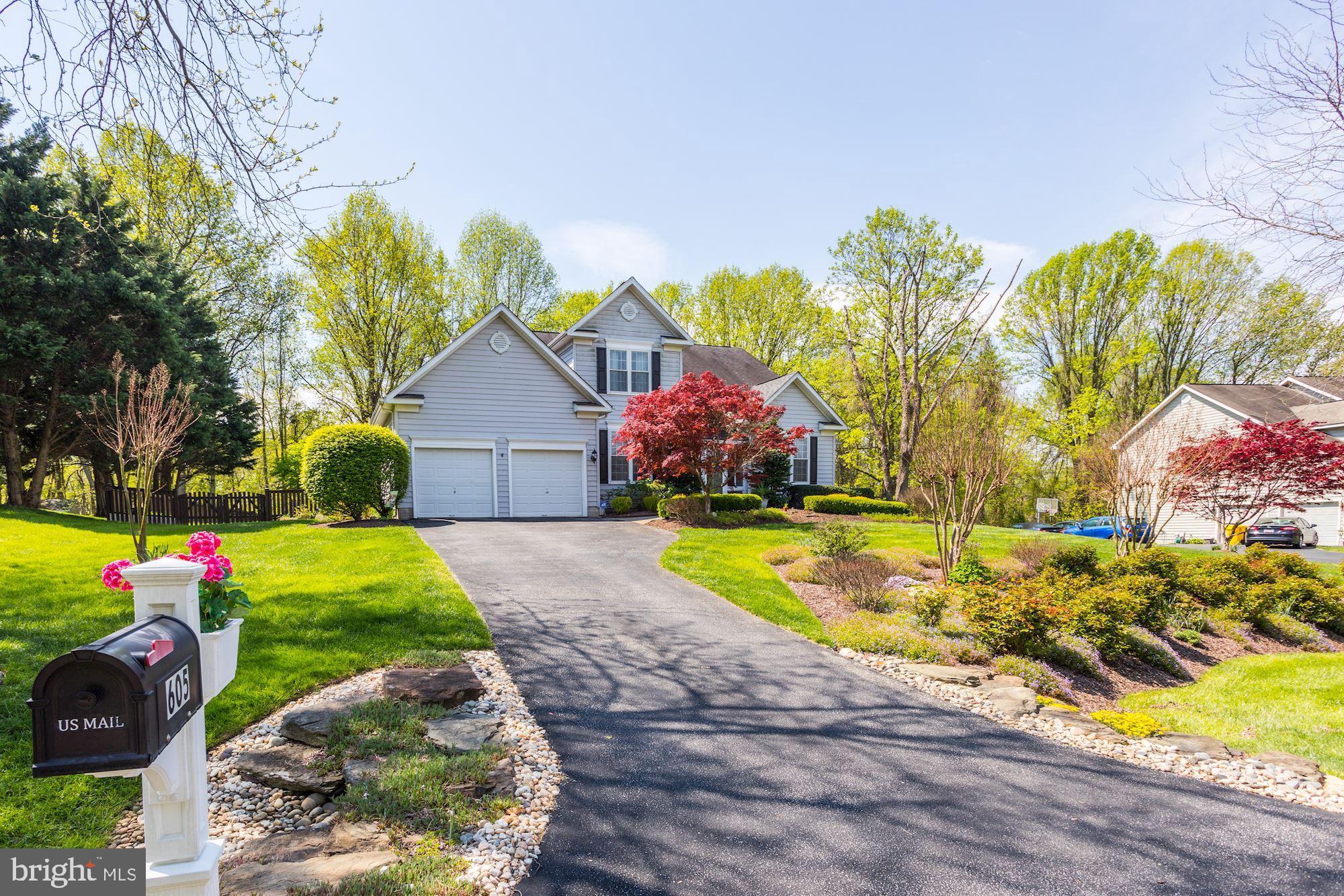 605 Havenhill Road Edgewater, MD 21037 - Photo 2 of 62 Driveway leading to the 2-car garage & entrance