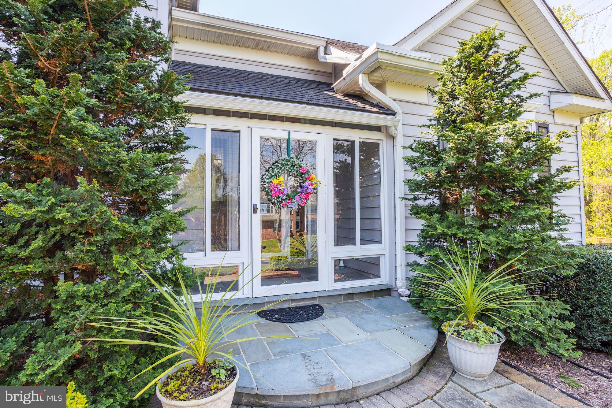 605 Havenhill Road Edgewater, MD 21037 - Photo 4 of 62 The warm and welcoming vestibule entryway