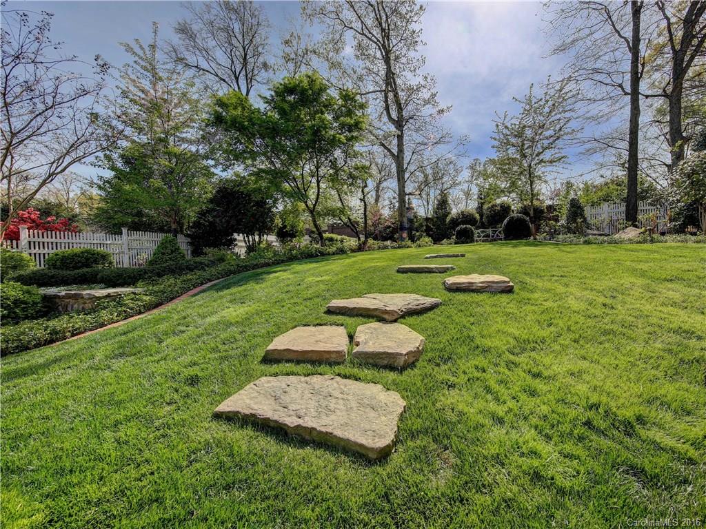 1100 Bolling Road Charlotte, NC 28207 - Photo 21 of 24 Gallery Image 21