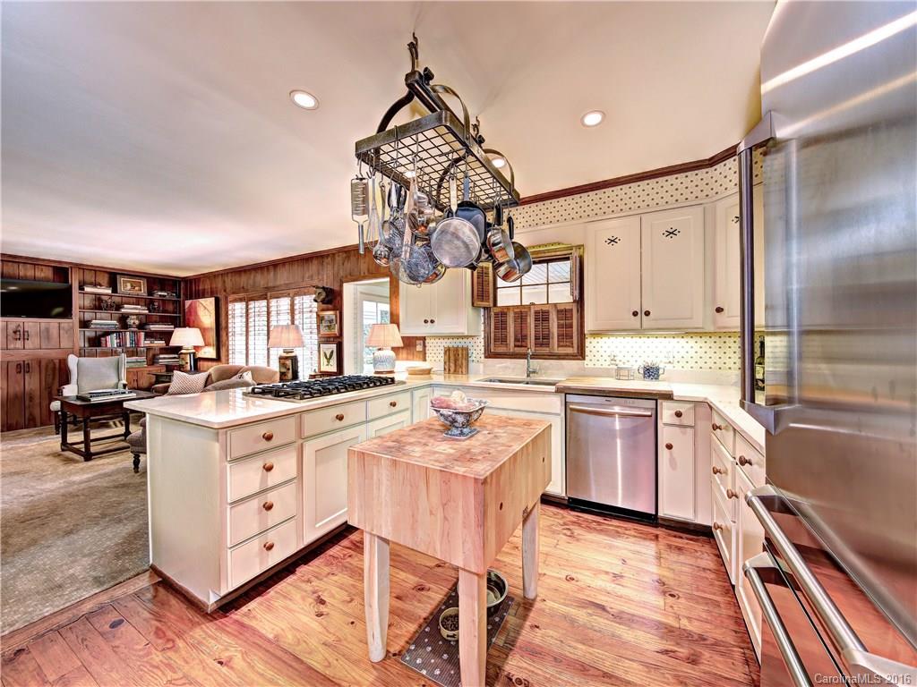1100 Bolling Road Charlotte, NC 28207 - Photo 9 of 24 Gallery Image 9