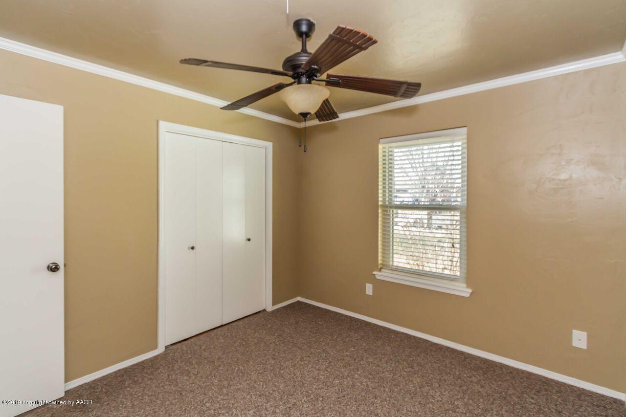 5337 Whitney Lane Amarillo, TX 79110 - Photo 23 of 32 a view of an empty room with a window