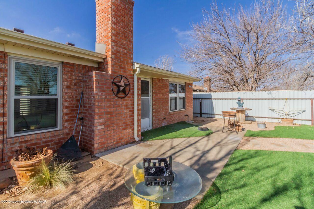 5337 Whitney Lane Amarillo, TX 79110 - Photo 4 of 32 a view of backyard with seating space