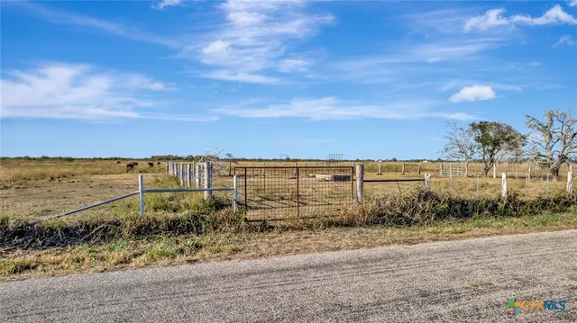 $154,800 | 5 Hiller Road, Inez, TX 77968