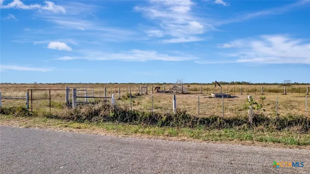 $154,800 | 5 Hiller Road, Inez, TX 77968