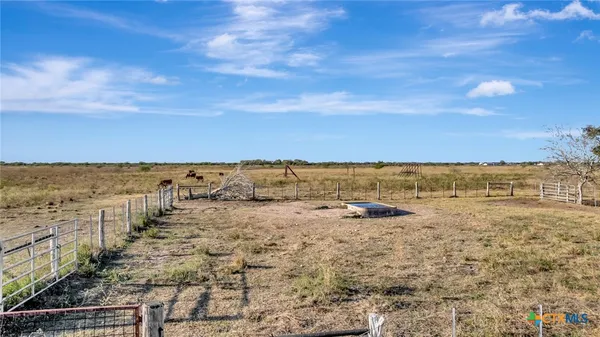 $154,800 | 5 Hiller Road, Inez, TX 77968