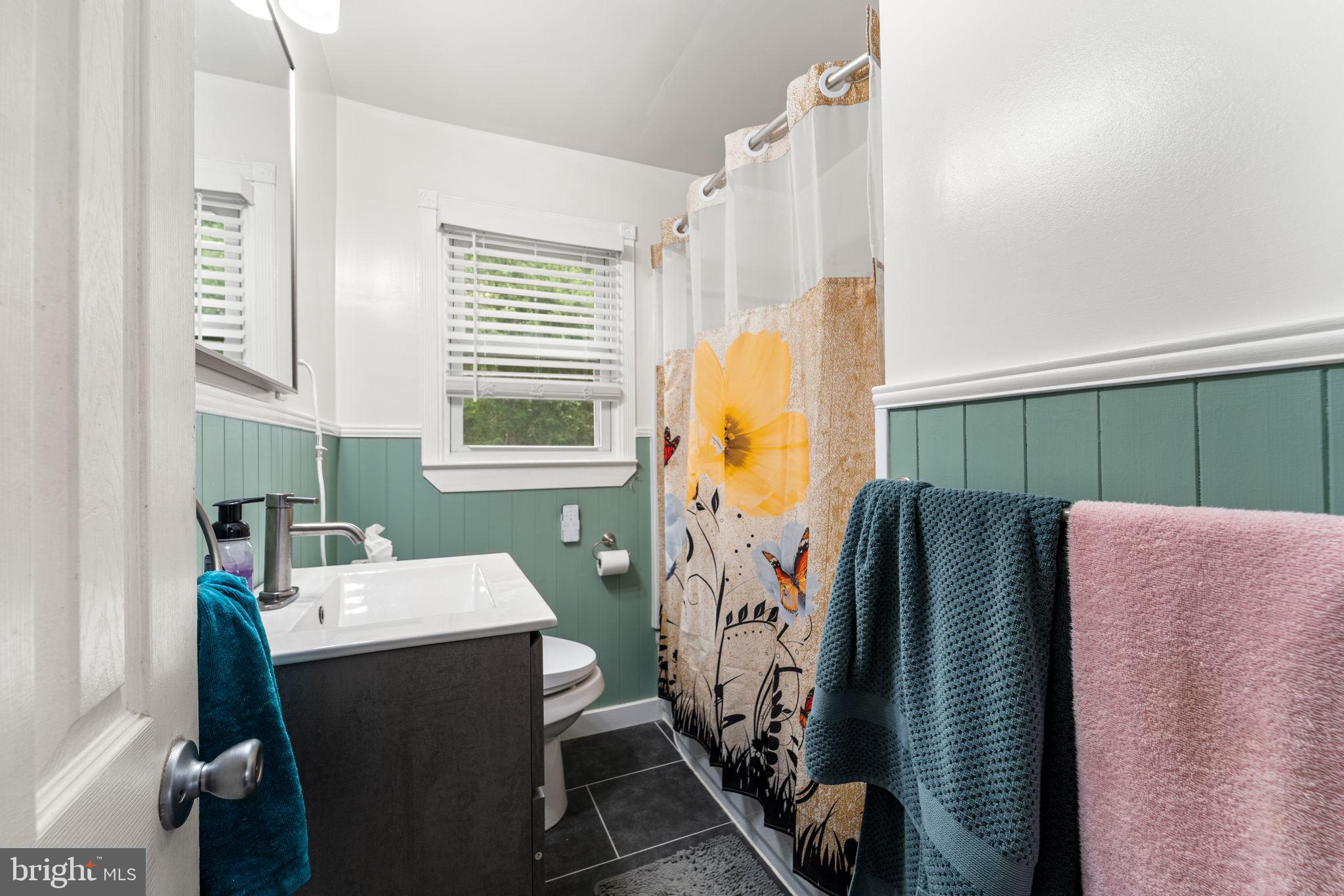 119 Stevenson Avenue Edgewater Park, NJ 08010 - Photo 26 of 37 Full Bathroom
