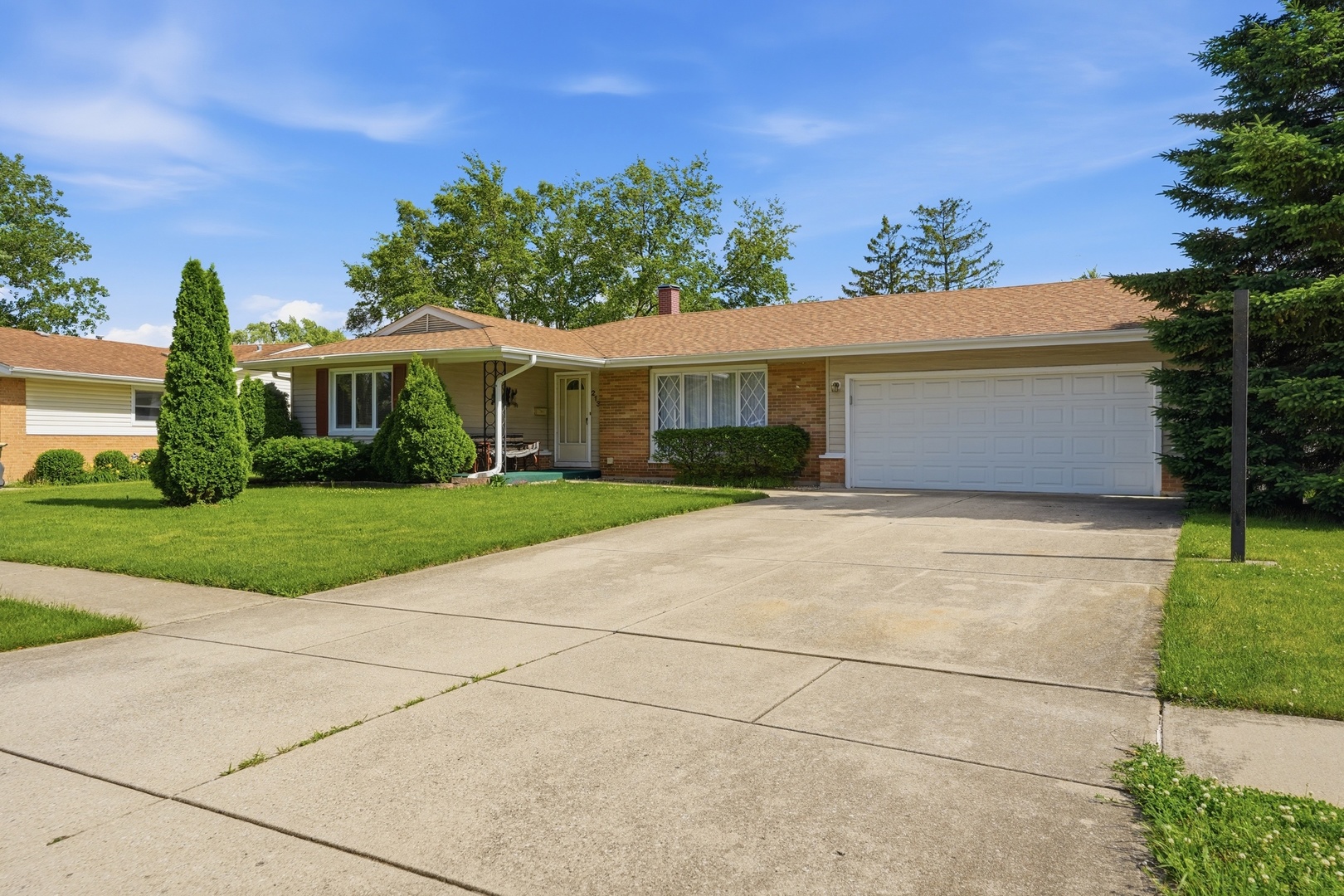 213 Edgeware Road Elk Grove Village, IL 60007 - Photo 4 of 48