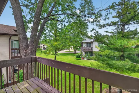 $230,000 | 1326 Kingsbury Drive, Unit 6, Hanover Park, IL 60133