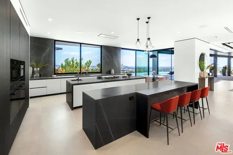 $23,500,000 | 8116 Laurel View Drive, Los Angeles, CA 90069