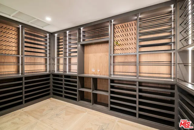 $23,500,000 | 8116 Laurel View Drive, Los Angeles, CA 90069