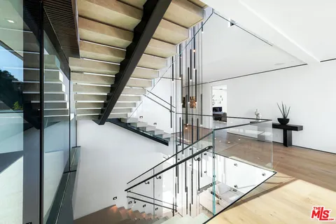 $23,500,000 | 8116 Laurel View Drive, Los Angeles, CA 90069