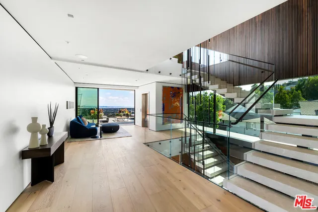 $23,500,000 | 8116 Laurel View Drive, Los Angeles, CA 90069