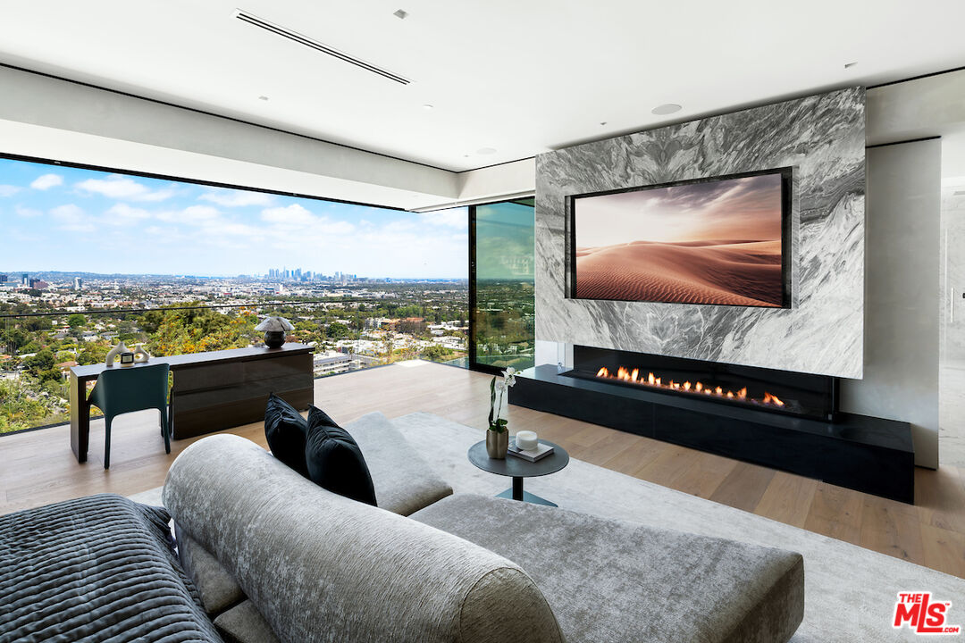 8116 Laurel View Drive Los Angeles, CA 90069 - Photo 25 of 75