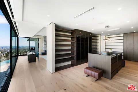 $23,500,000 | 8116 Laurel View Drive, Los Angeles, CA 90069